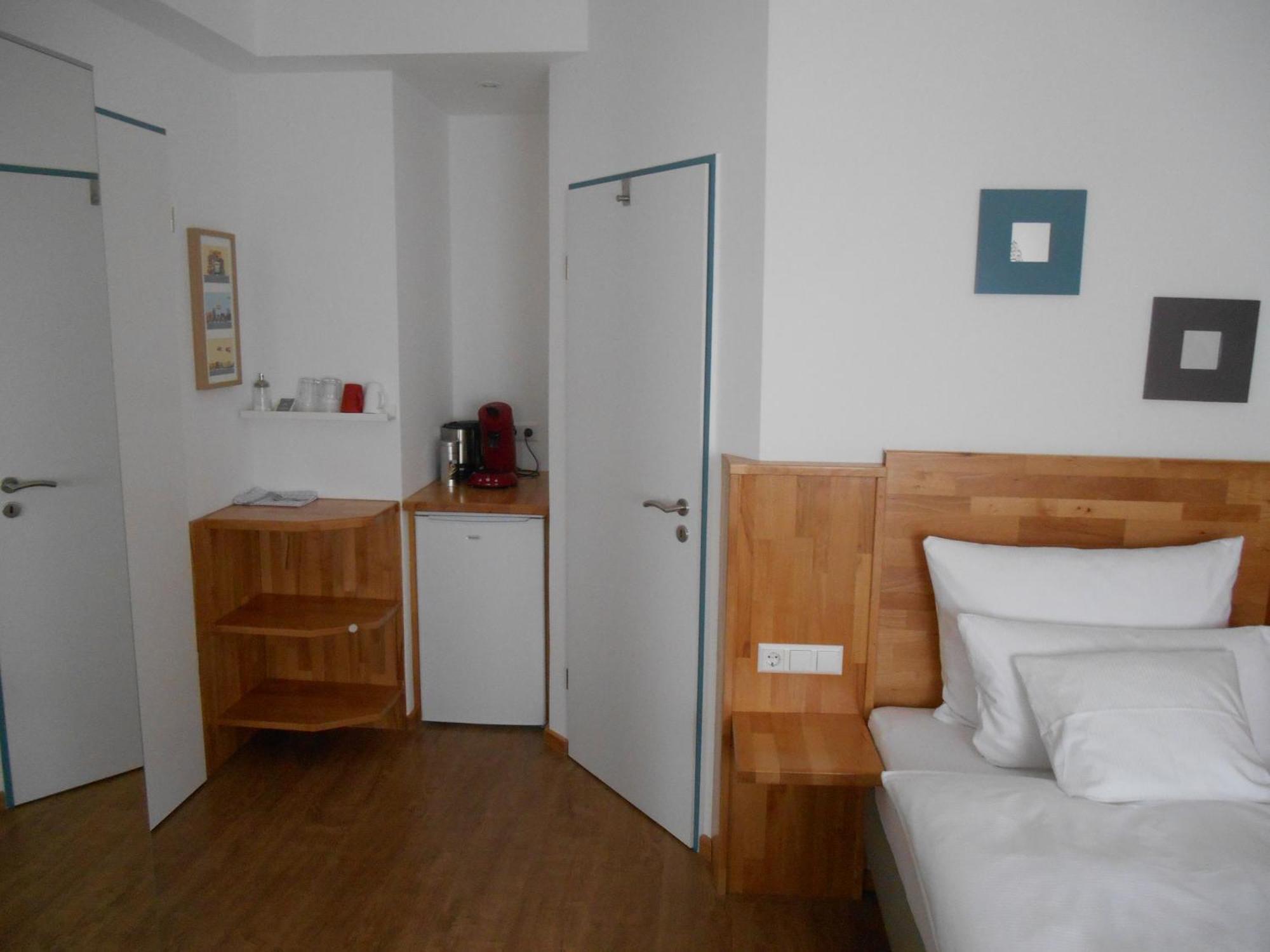 Warum Ins Hotel ネッカーズルム エクステリア 写真